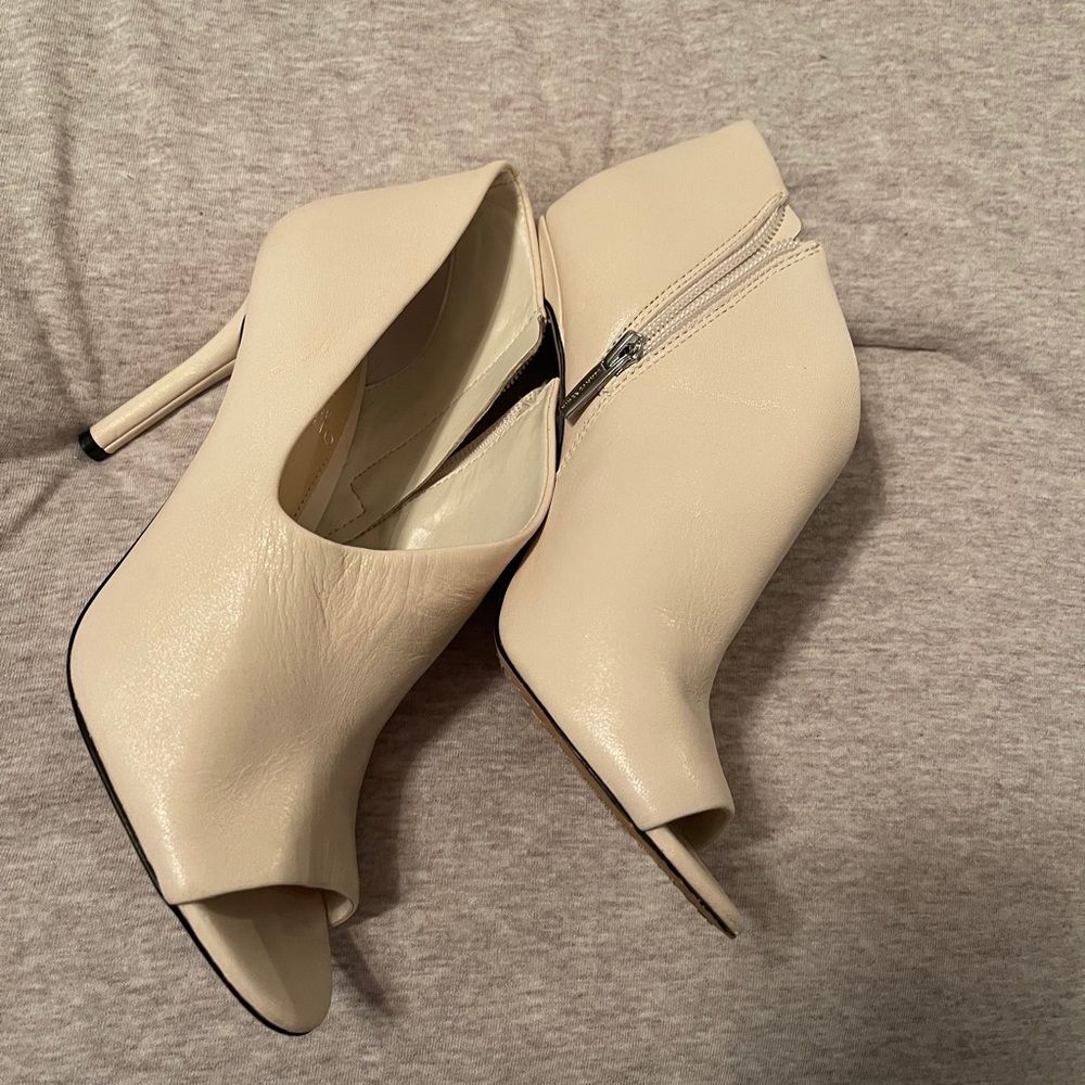 Vince Camuto Off White Heels